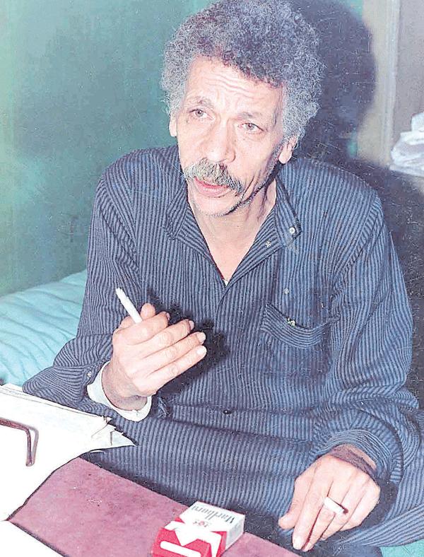 أحمد فؤاد نجم في صورة أرشيفية.